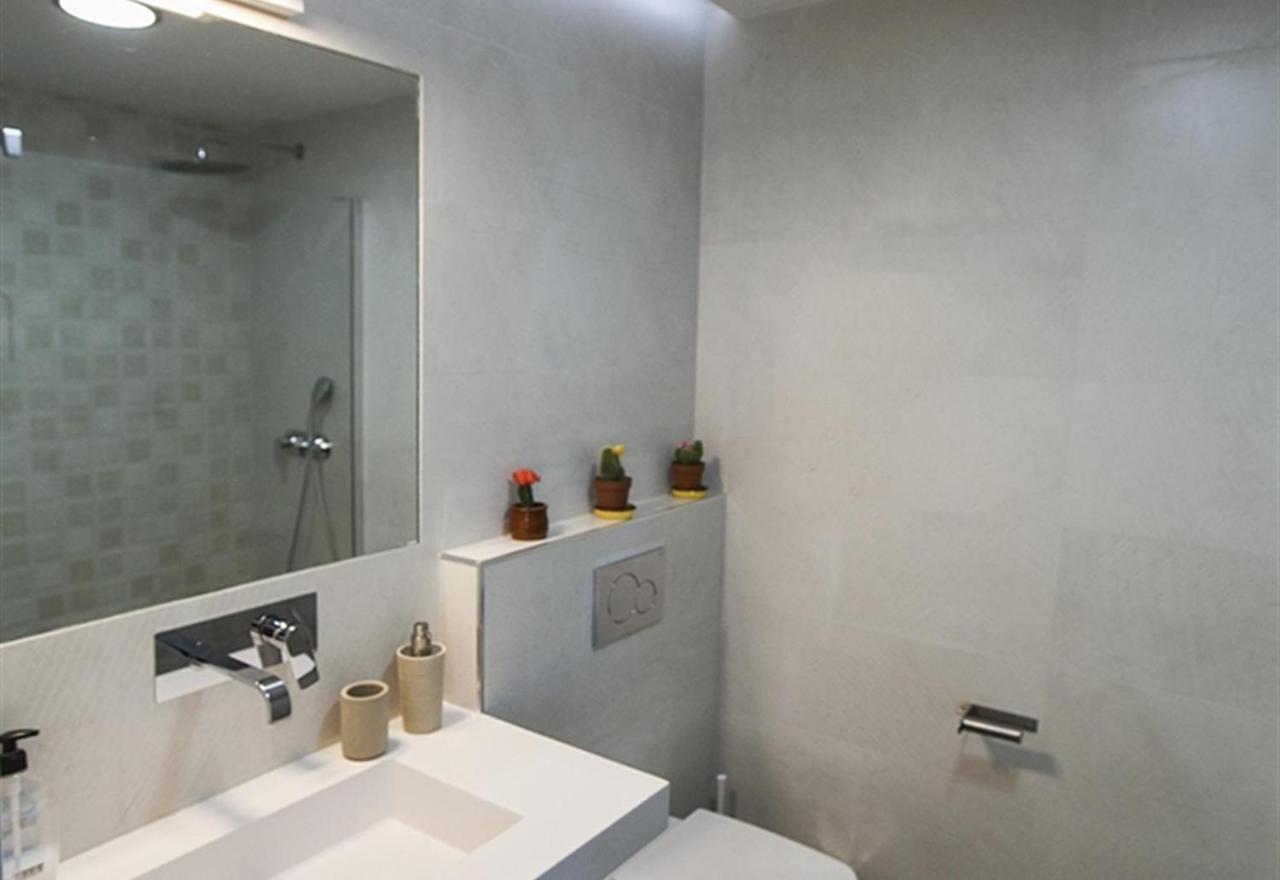Super Front Line Modern New Apartm Appartement